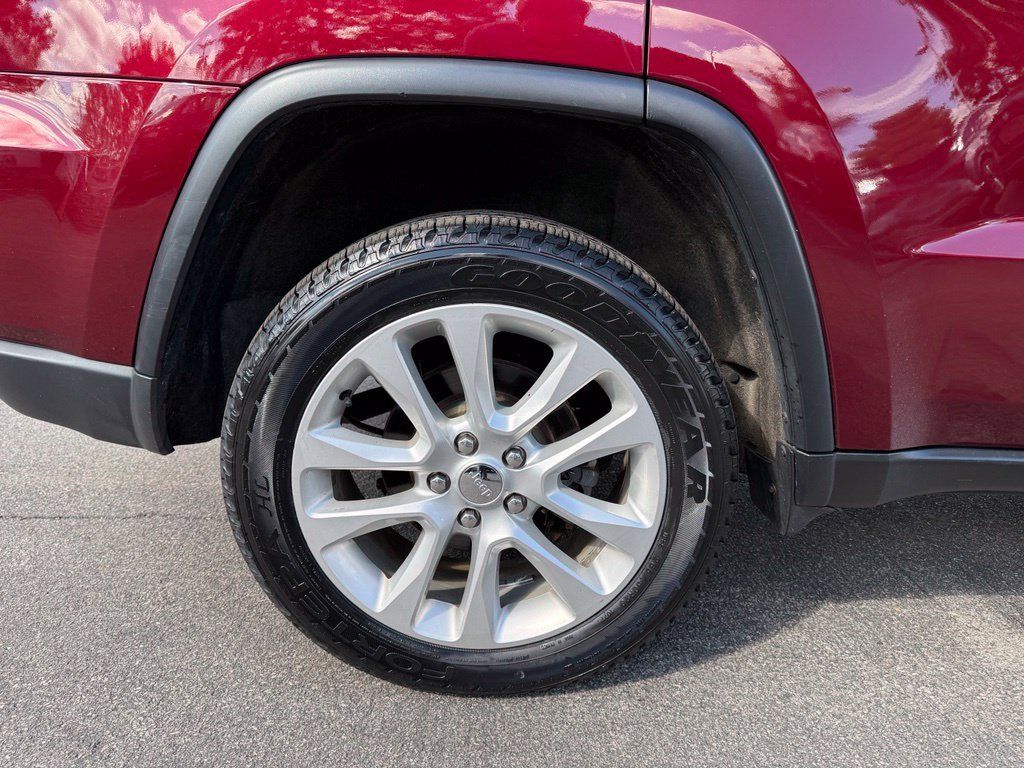 Used 2017 Jeep Grand Cherokee Limited w/ Luxury Group II AWD/4WD image 28