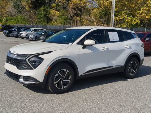 Used 2025 Kia Sportage LX image 10