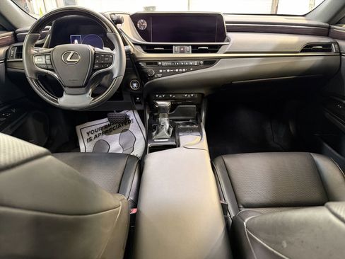 Used 2019 Lexus ES 350 w/ Ultra Luxury Package image 23