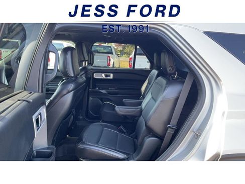 Used 2020 Ford Explorer Limited w/ Hybrid Equipment Group 310A image 12