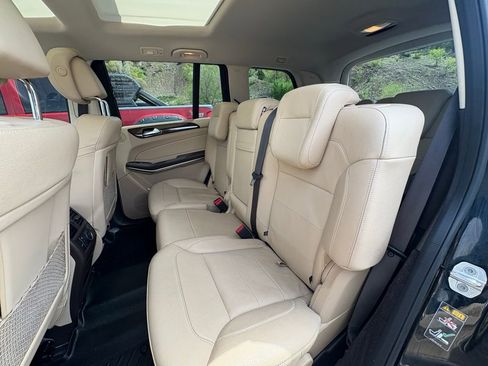 Used 2019 Mercedes-Benz GLS 550 4MATIC image 28