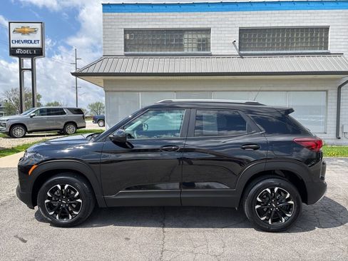 Used 2022 Chevrolet TrailBlazer LT w/ Driver Confidence Package image 7