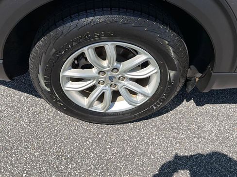 Used 2020 Ford Explorer 2WD image 37