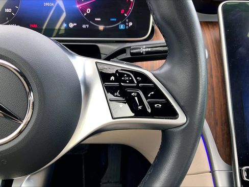 Certified 2023 Mercedes-Benz C 300 4MATIC Sedan image 25