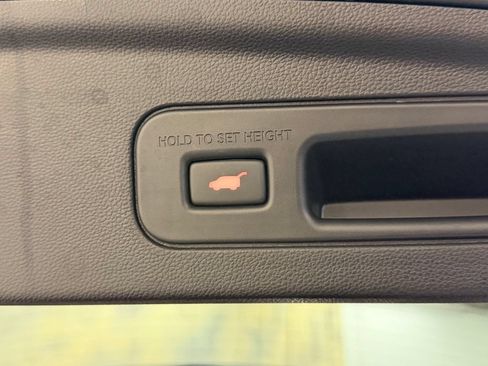 Certified 2025 Acura MDX SH-AWD w/ Technology Package image 36