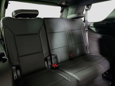Used 2026 Chevrolet Tahoe Premier AWD/4WD image 30