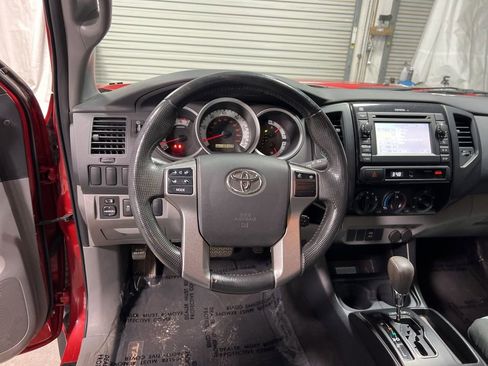 Used 2013 Toyota Tacoma PreRunner image 18