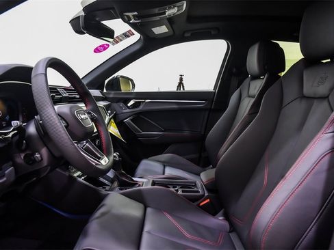 Certified 2025 Audi Q3 2.0T Premium Plus w/ Premium Plus Package image 30