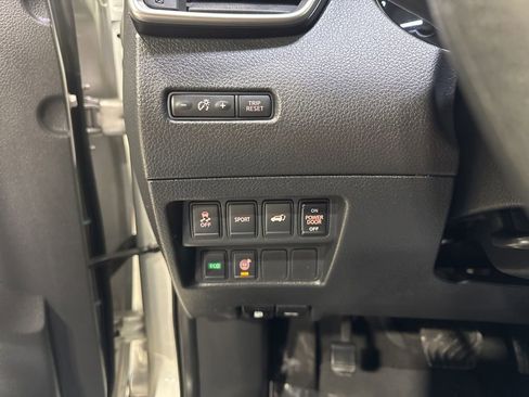 Used 2015 Nissan Rogue SV w/ SV Premium Package FWD image 13