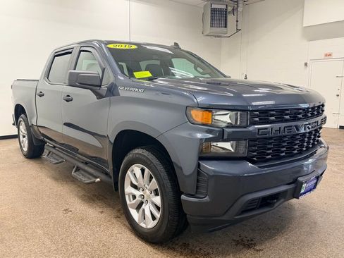 Used 2019 Chevrolet Silverado 1500 Custom w/ Custom Value Package AWD/4WD image 8
