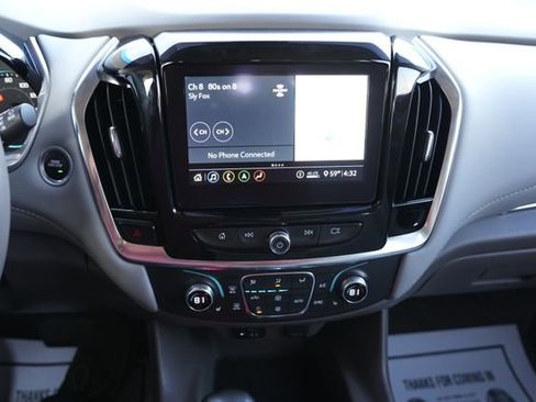 Used 2021 Chevrolet Traverse LT w/ LT Premium Package image 28