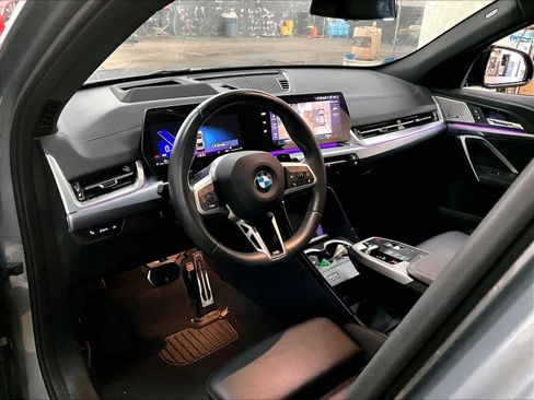 Used 2025 BMW X2 xDrive28i w/ Premium Package image 16