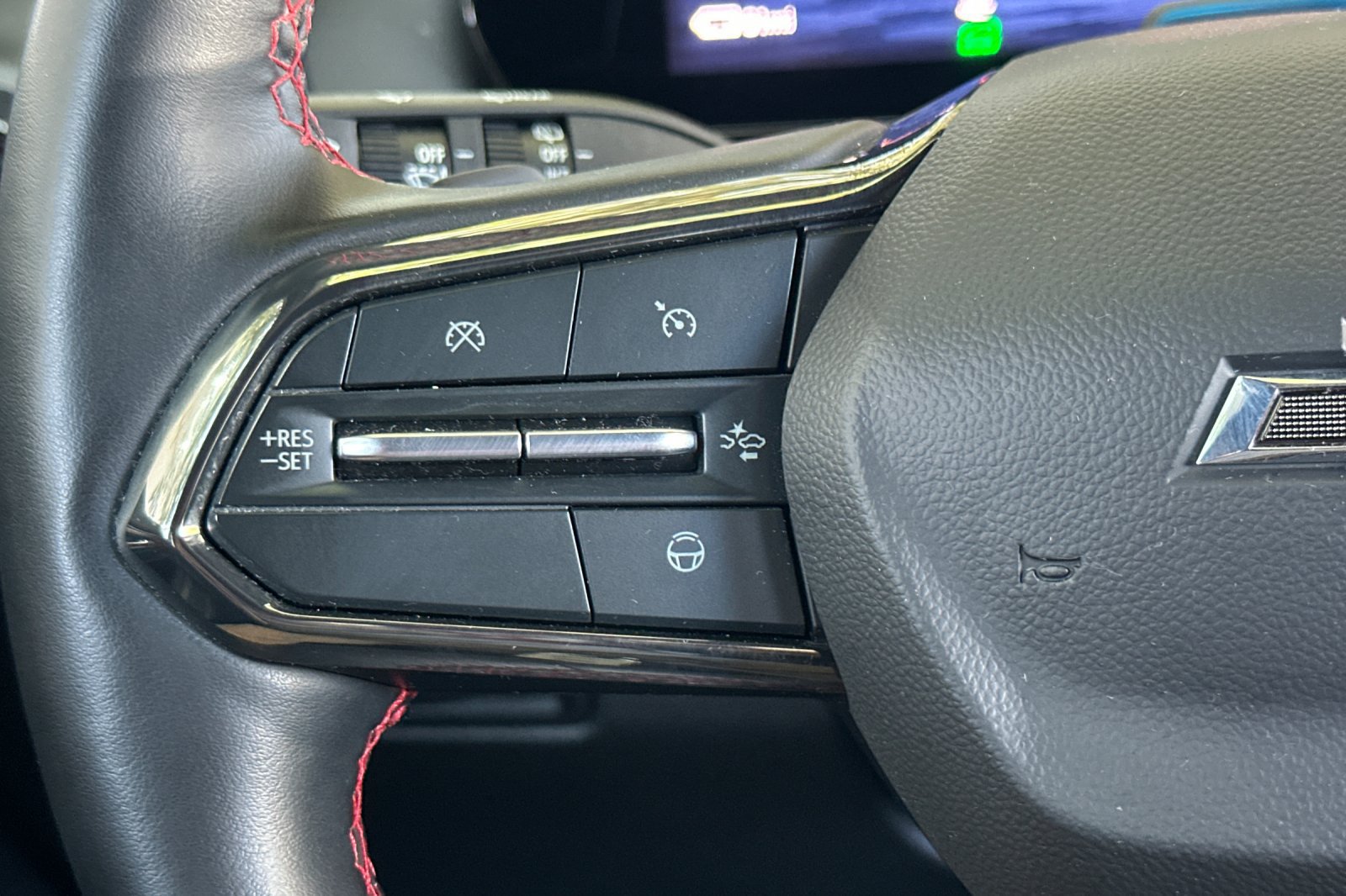 Used 2024 Chevrolet Equinox EV RS FWD image 35