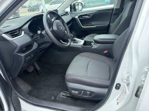 Used 2023 Toyota RAV4 XLE image 9