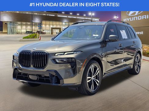 Used 2023 BMW X7 xDrive40i w/ M Sport Package AWD/4WD image 2