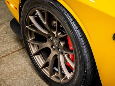 Used 2017 Dodge Challenger SRT Hellcat RWD image 20
