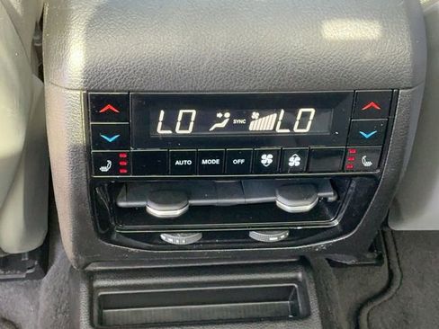 Used 2021 Jeep Grand Cherokee L Overland w/ Luxury Tech Group IV image 15