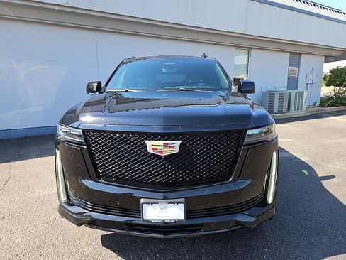 Used 2021 Cadillac Escalade ESV Sport AWD/4WD image 6