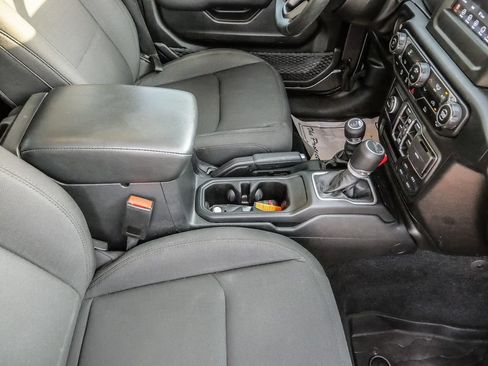 Used 2022 Jeep Gladiator Sport AWD/4WD image 17