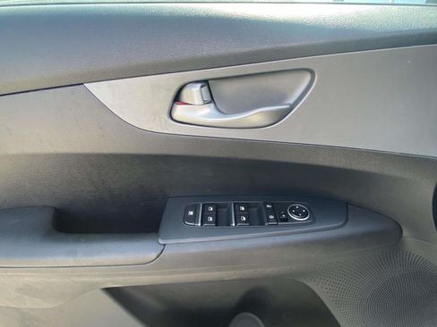 Used 2021 Kia Forte LXS FWD image 13