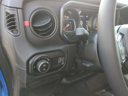 Used 2025 Jeep Gladiator Rubicon w/ Safety Group image 14