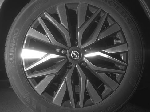 Used 2025 Nissan Altima 2.5 SV image 15