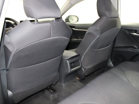 Used 2021 Toyota Camry LE image 23