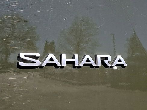 Used 2023 Jeep Wrangler Unlimited Sahara image 31