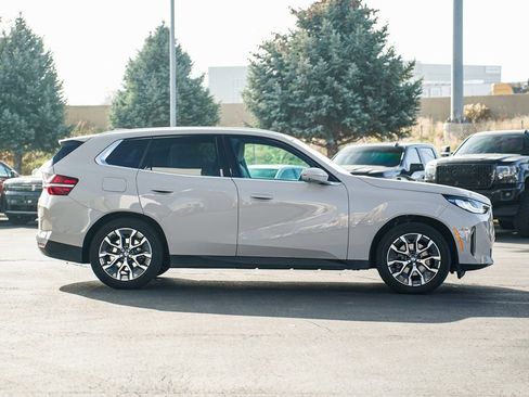 Used 2025 BMW X3 xDrive30i w/ Premium Package image 4