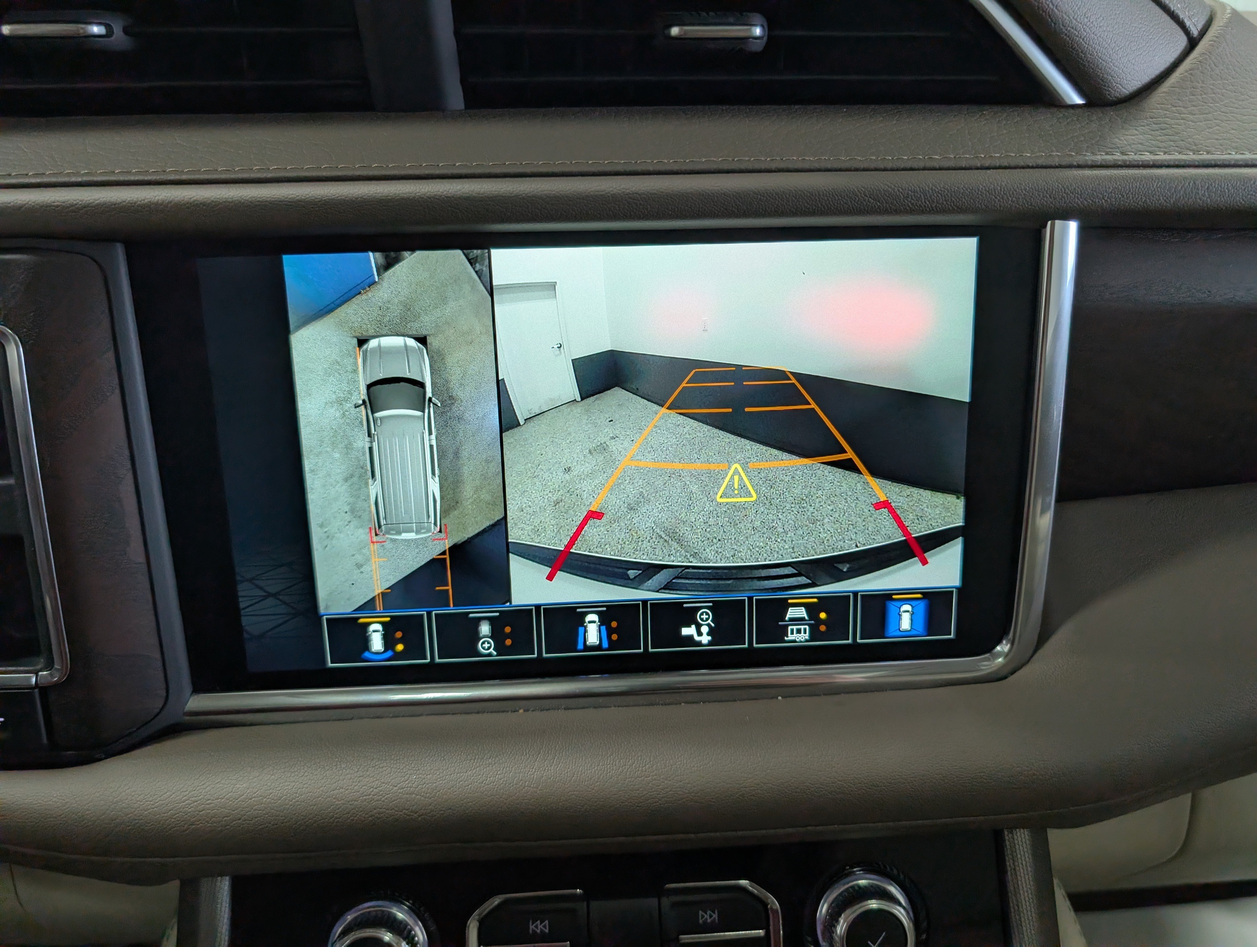 Used 2022 GMC Yukon Denali AWD/4WD image 29