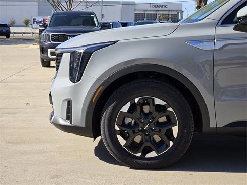 New 2026 Kia Sorento S w/ S Panoramic Sunroof Package image 5