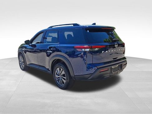 Used 2024 Nissan Pathfinder SV AWD/4WD image 4