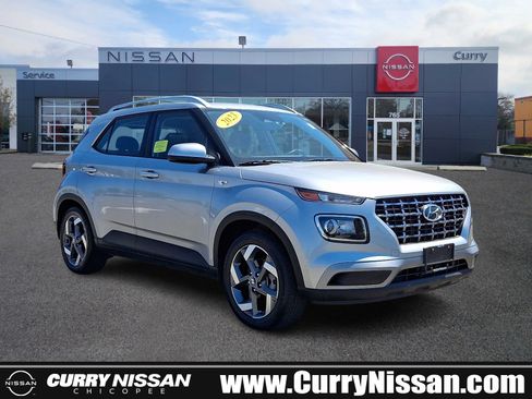 Used 2023 Hyundai Venue SEL FWD image 1