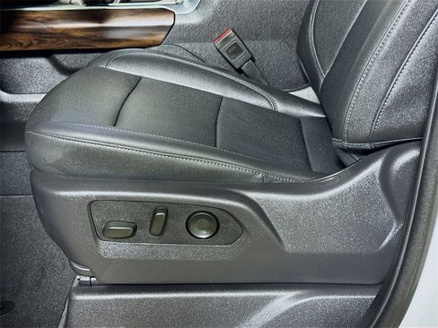 Certified 2024 GMC Sierra 1500 SLT w/ SLT Convenience Package image 17