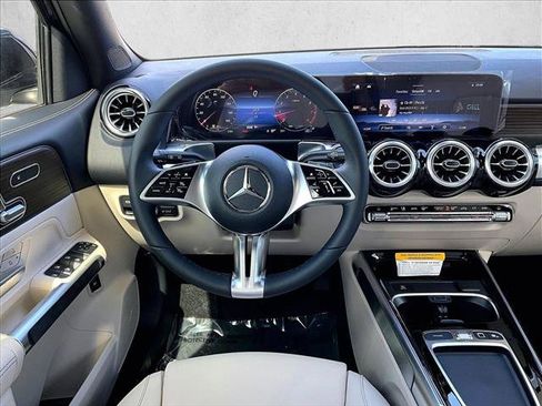 Used 2026 Mercedes-Benz GLB 250 image 18