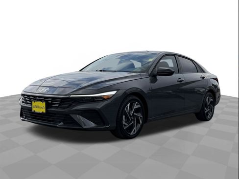 Used 2025 Hyundai Elantra Sport FWD image 1