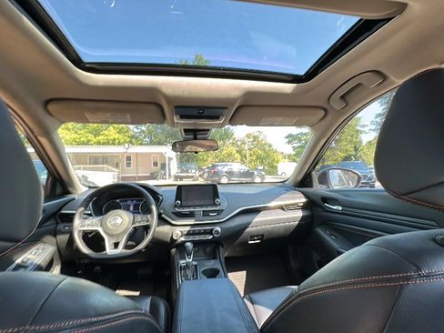 Used 2021 Nissan Altima 2.5 SR w/ SR Premium Package FWD image 16