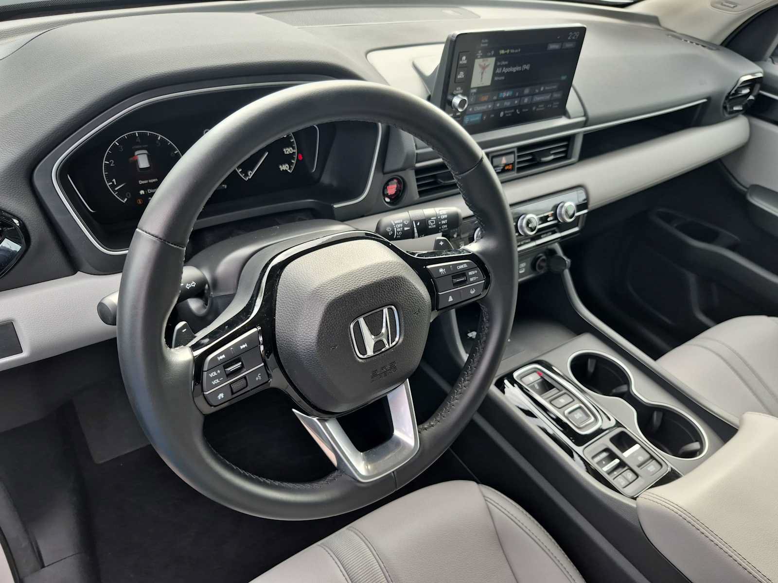 Certified 2025 Honda Pilot Touring image 2