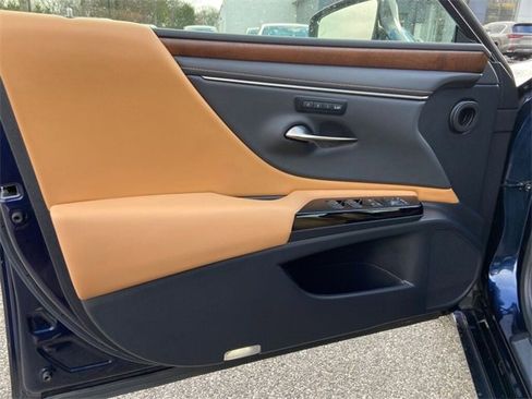 Certified 2023 Lexus ES 350 w/ Premium Package image 24