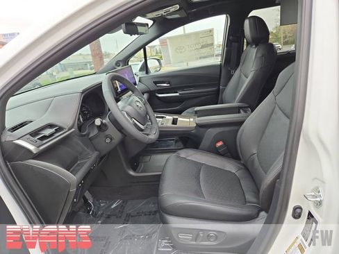 New 2026 Toyota Sienna Limited image 21