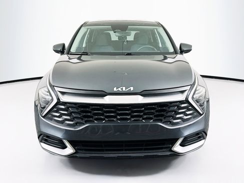 Used 2025 Kia Sportage LX image 2