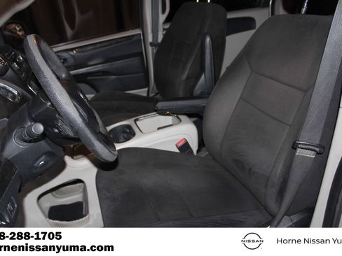 Used 2012 Dodge Grand Caravan SXT FWD image 4