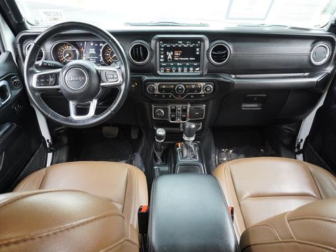 Used 2022 Jeep Wrangler Unlimited Sahara image 12