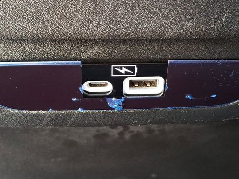 Certified 2023 Chrysler Pacifica Touring-L image 13