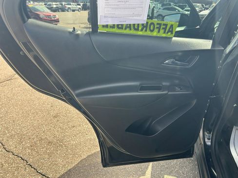 Used 2021 Chevrolet Equinox LT image 13