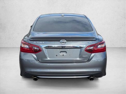 Used 2018 Nissan Altima 2.5 SR w/ SR Special Edition image 6