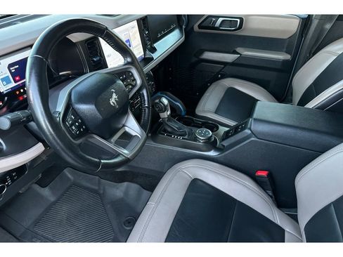 Used 2023 Ford Bronco Wildtrak image 10