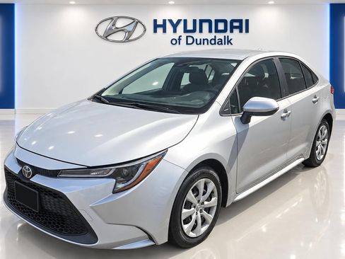 Used 2020 Toyota Corolla LE FWD image 3