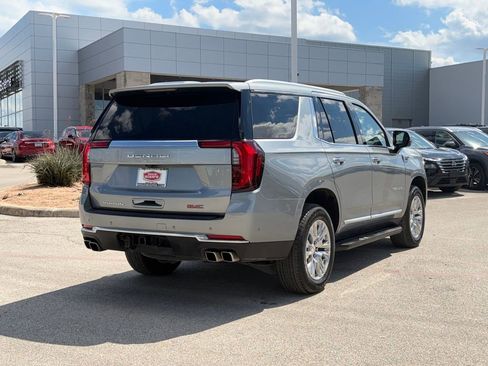 Used 2025 GMC Yukon Denali AWD/4WD image 5