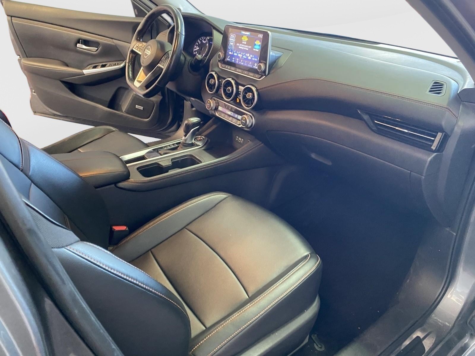 Used 2022 Nissan Sentra SR w/ SR Premium Package FWD image 8